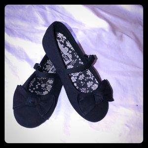 Black bow shoes❤️ size 9.5